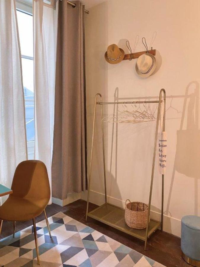 Les Fresques De Leon Apartment Tournus Exterior photo