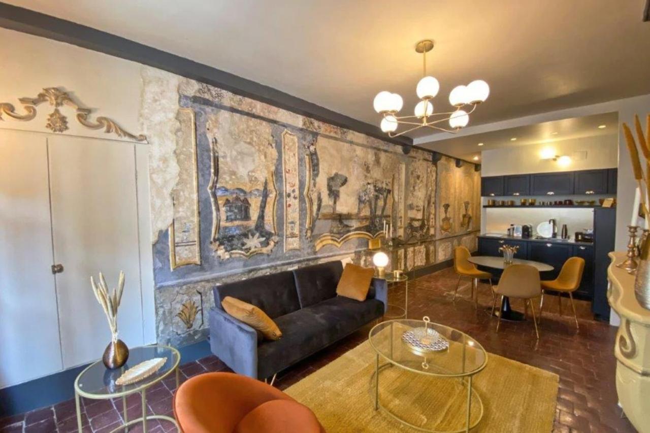 Les Fresques De Leon Apartment Tournus Exterior photo